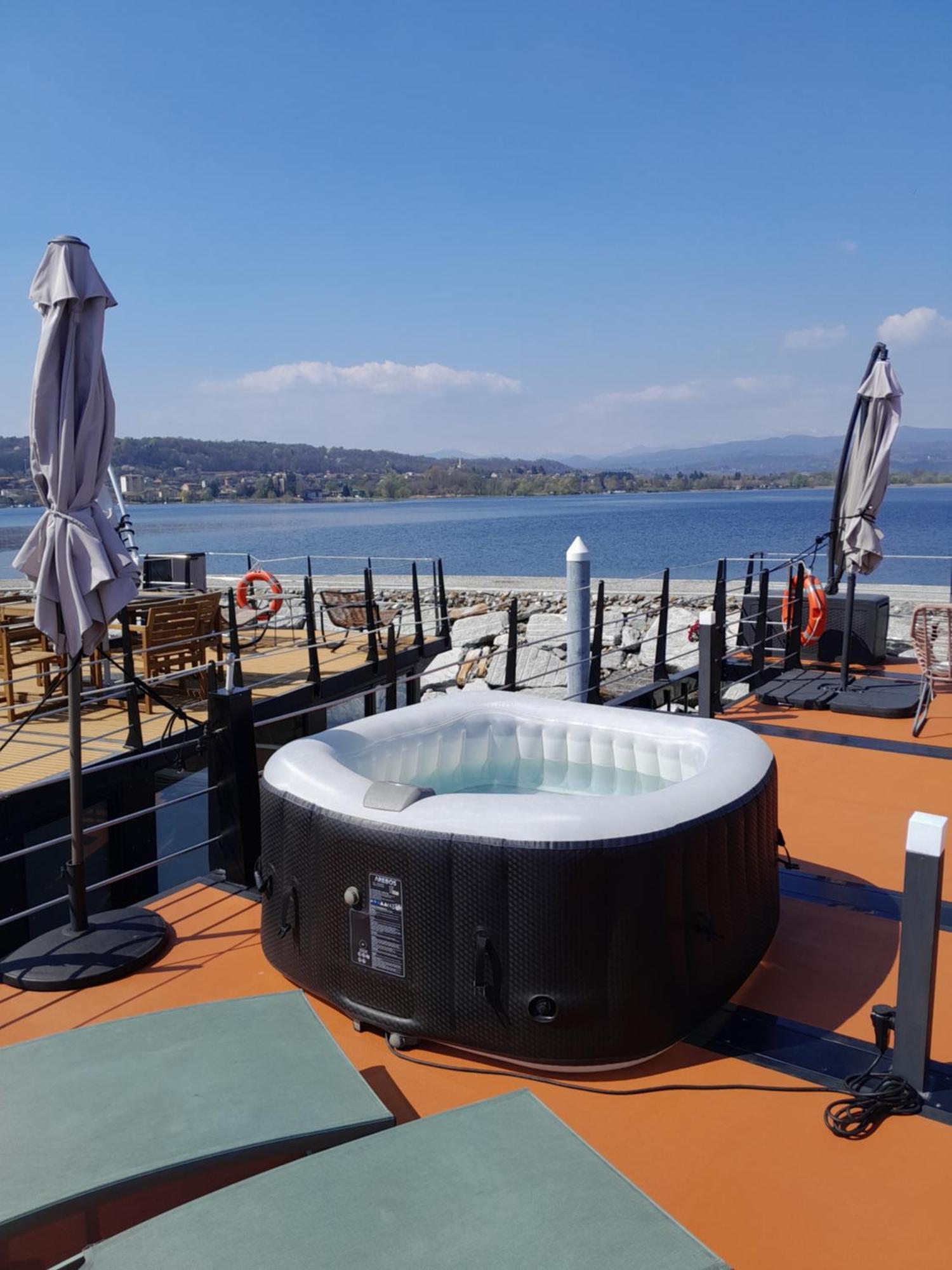 Floating Experience Black Pearl, Lago Maggiore Dormelletto Exteriör bild