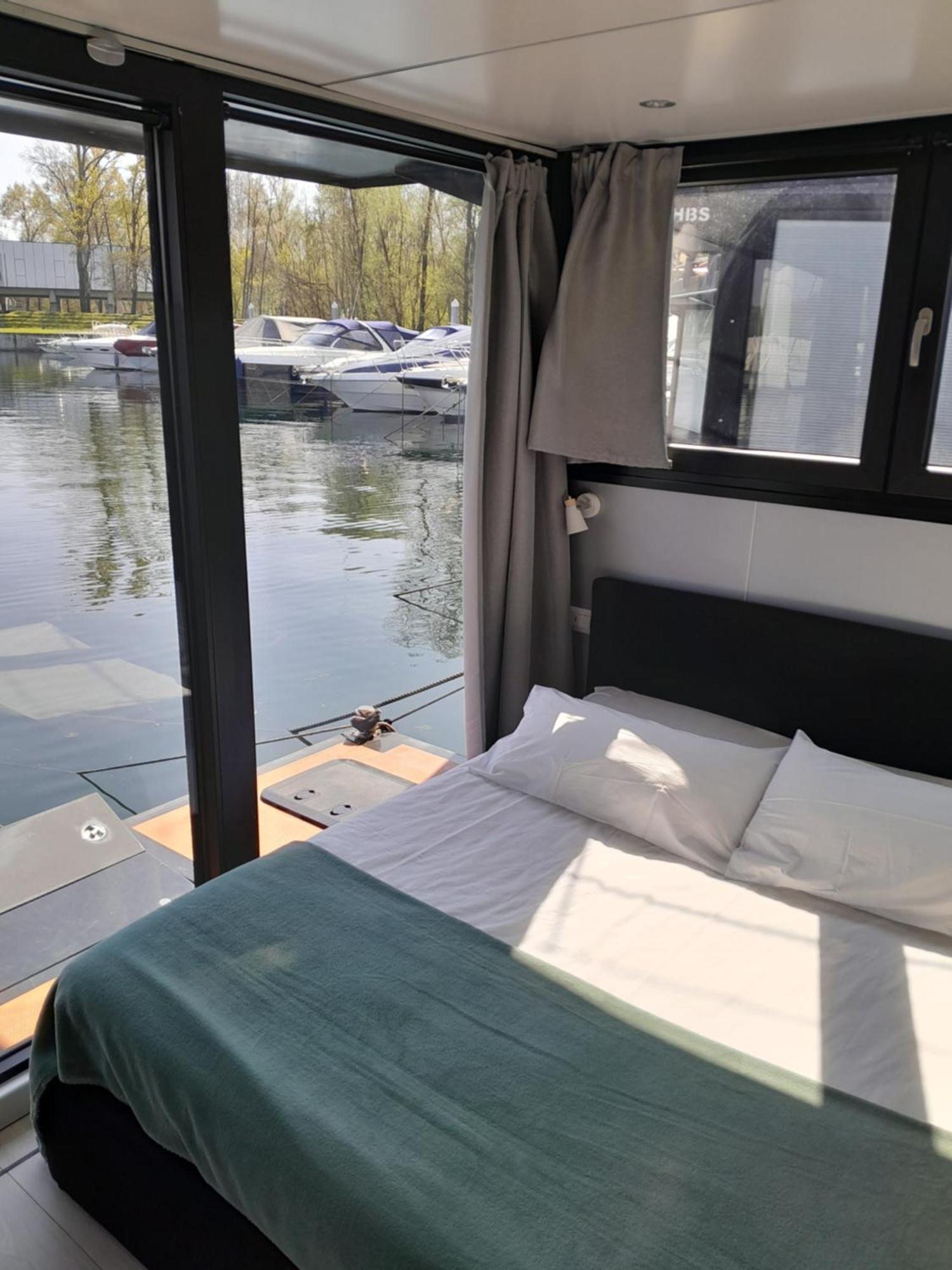 Floating Experience Black Pearl, Lago Maggiore Dormelletto Exteriör bild