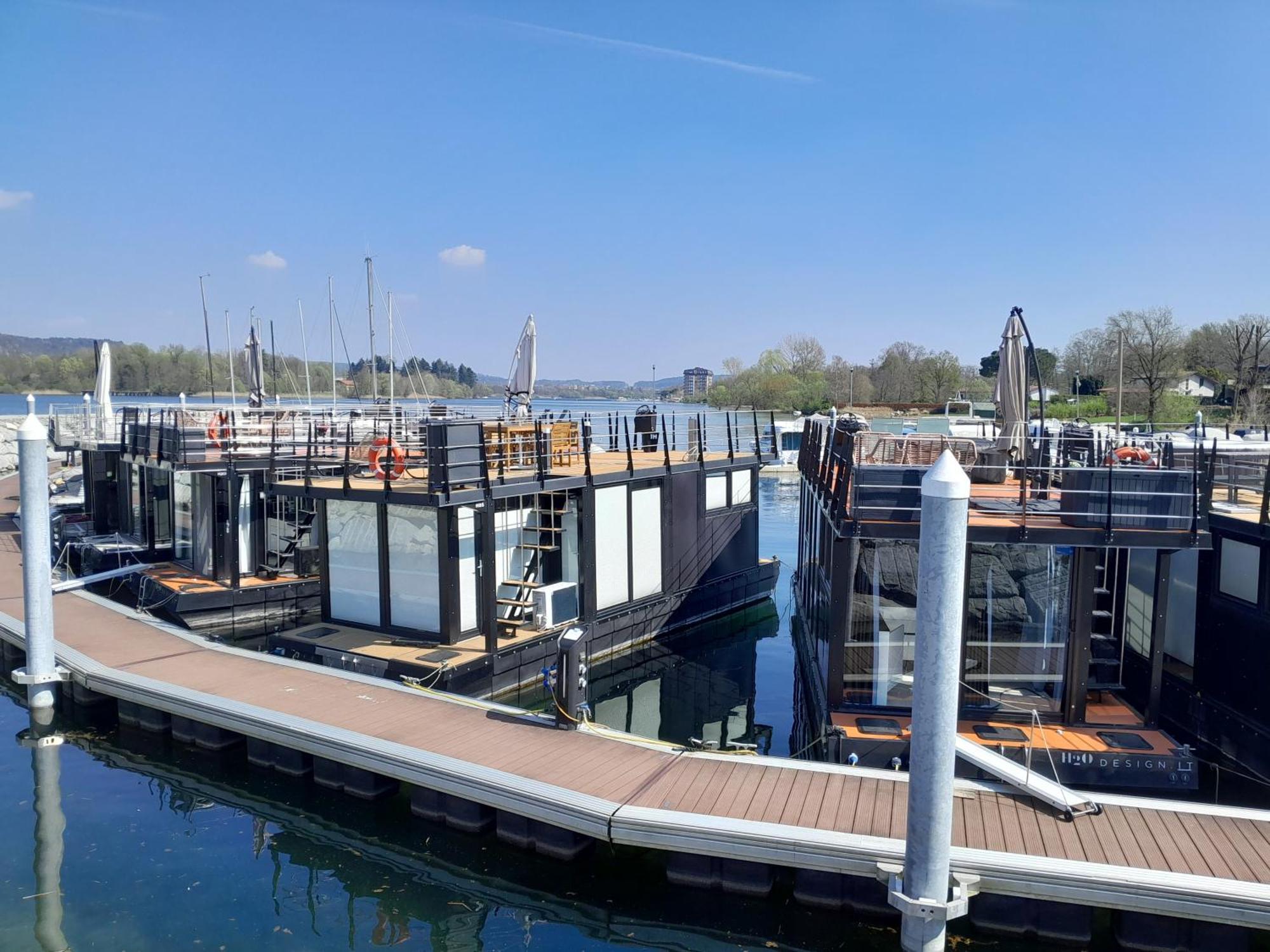Floating Experience Black Pearl, Lago Maggiore Dormelletto Exteriör bild