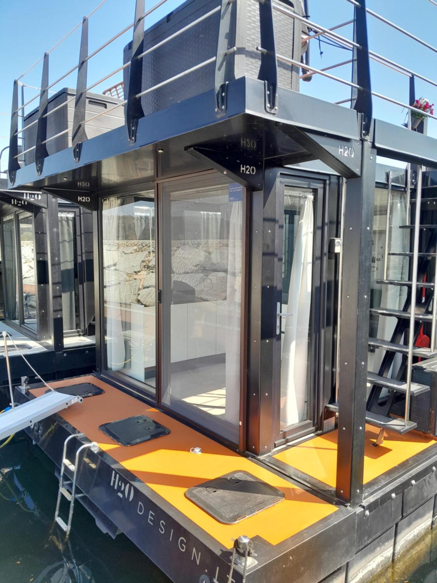 Floating Experience Black Pearl, Lago Maggiore Dormelletto Exteriör bild