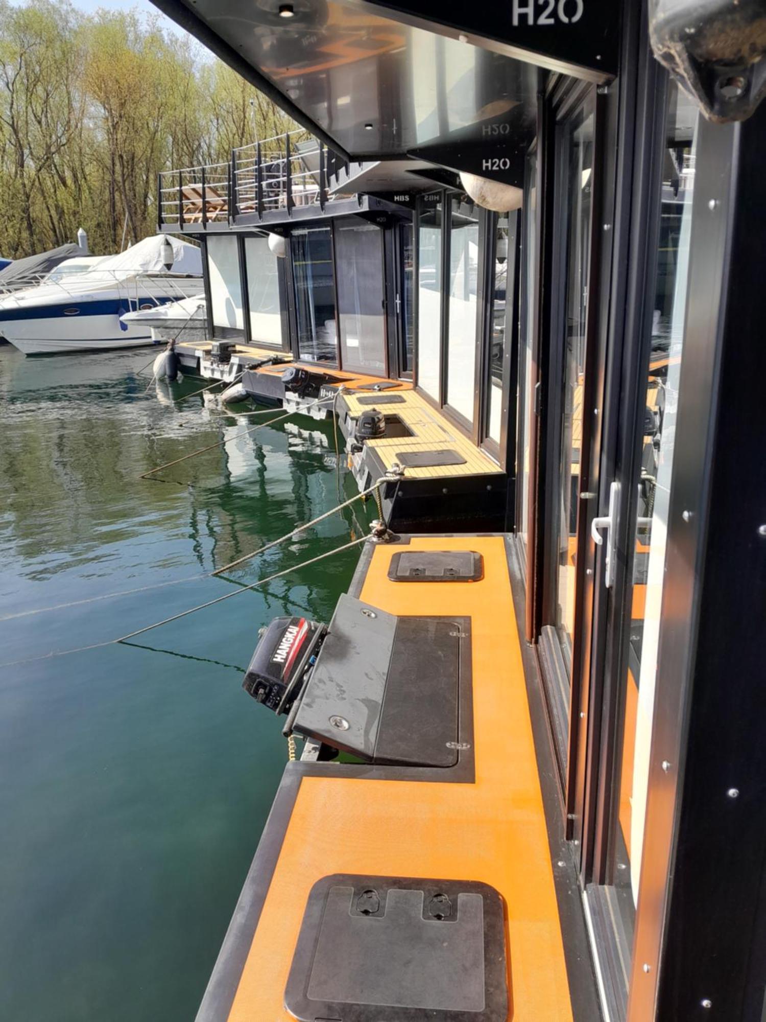 Floating Experience Black Pearl, Lago Maggiore Dormelletto Exteriör bild